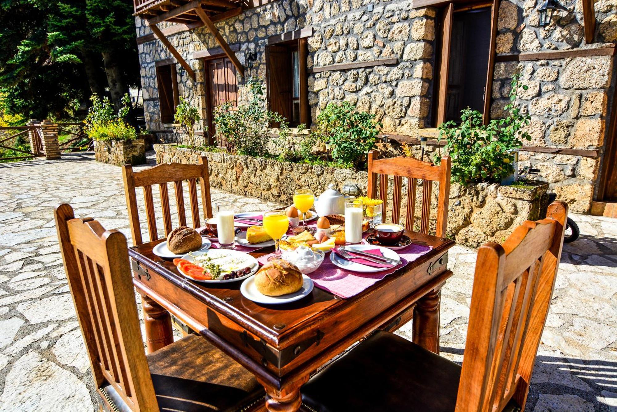 Pigi Tarlampa Hotel 3*